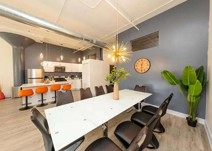 Apartamento Massive Luxury 5br Loft For Groups Up To 12 Guests With Optional Parking And Gym Access Near Mccormick Place And Soldier Field Chicago