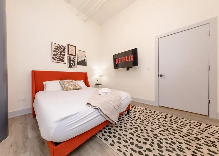 Apartamento Massive Luxury 5br Loft For Groups Up To 12 Guests With Optional Parking And Gym Access Near Mccormick Place And Soldier Field
