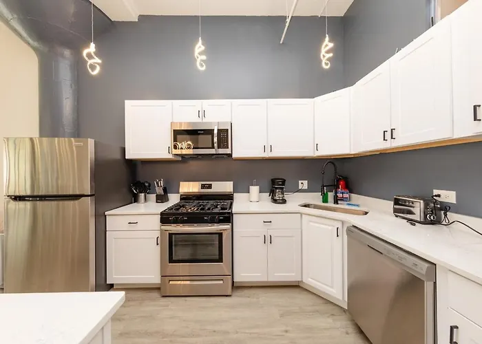 Massive Luxury 5br Loft For Groups Up To 12 Guests With Optional Parking And Gym Access Near Mccormick Place And Soldier Field Apartamento Chicago