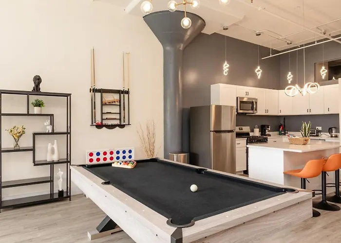 Massive Luxury 5br Loft For Groups Up To 12 Guests With Optional Parking And Gym Access Near Mccormick Place And Soldier Field Apartamento