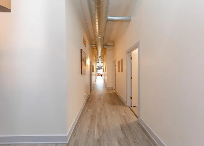 Massive Luxury 5br Loft For Groups Up To 12 Guests With Optional Parking And Gym Access Near Mccormick Place And Soldier Field * Chicago